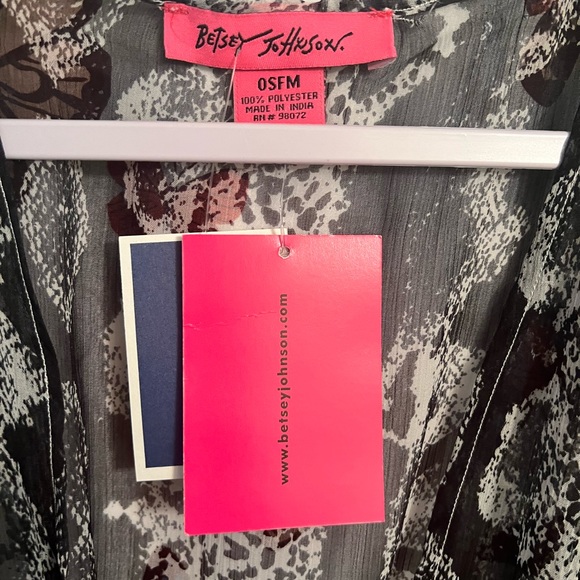 Sheer snakeskin coverup - Picture 4 of 4